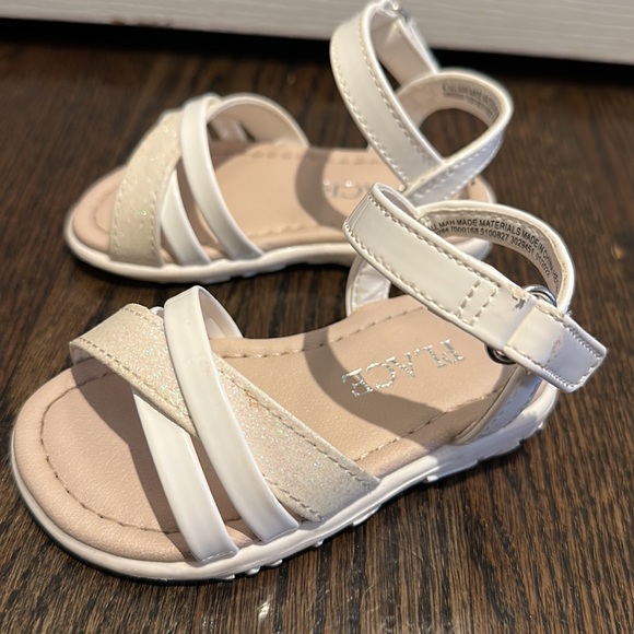 Infant/Toddler Strappy Sandals - Picture 4 of 5